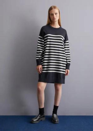 Gestreiftes Strickkleid relaxed