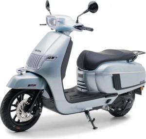 Burnout Motorroller QS125 C Silber 125ccm Euro 5, 125 ccm, 99 km/h, Euro 5, Klassisches Design, Keyless Go, Alarmanlage, USB Anschluss