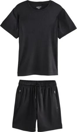 Next T-Shirt & Shorts Set aus sportlichem T-Shirt und Shorts (2-tlg)