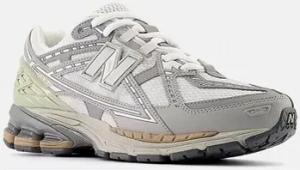 New Balance Sneaker -