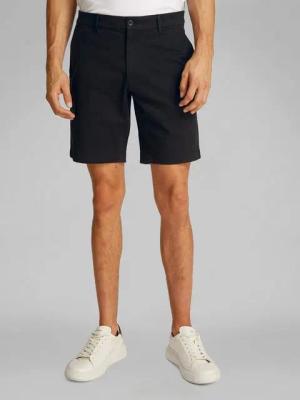Calvin Klein Chinoshorts MODERN TWILL SLIM CHINO SHORT mit Logo-Patch
