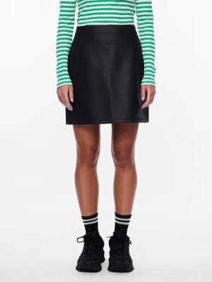 Pieces Rock aus Kunstleder 17140265 Schwarz Regular Fit
