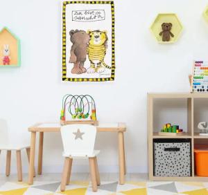 LuckyLinde Leinwandbild "Der kleine Bär und der kleine Tiger - Du bist so schön", Bär-Bären-Teddy-Tiere-Schriftzug-Sprüche-Liebessprüche-little star-Tiger, (1 St.), Exklusive JANOSCH Kindermotive