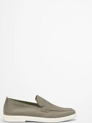 Slip-On-Loafer