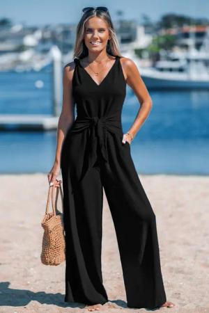 Schwarzer Jumpsuit mit Gürtel