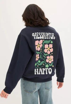 hessnatur Damen NAITO × HESSNATUR Placed Print Sweatshirt Oversize aus Bio-Baumwolle - blau - Größe 34