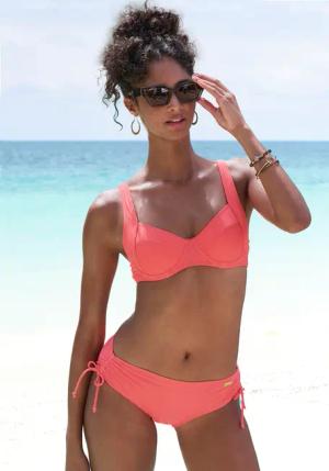 LASCANA Bikini-Hose "Lolo", in höherer Schnitform