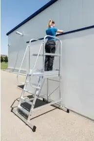 MUNK Aluminium-Podesttreppe einseitig begehbar fahrbar 5 Stufen