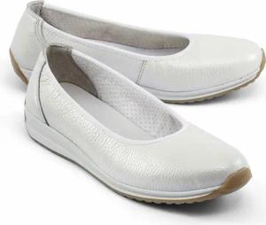 Hirschleder-Ballerina