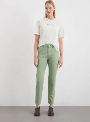 Hose Model Iva boyfriend cropped
