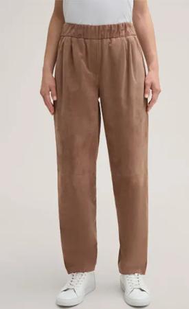 Lammvelours-Lederhose in Braun