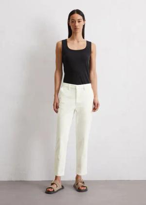 Hose Model Iva boyfriend cropped