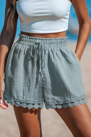 Baumwoll-Shorts mit elastischer Taille und verziertem Saum