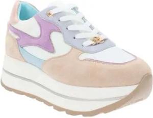 Queen Helena Sneaker X3233