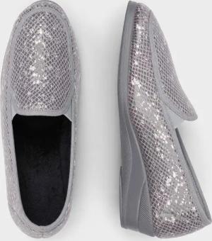 Hausschuhe - grau / metallic - Gr. 36 von Goldner Fashion