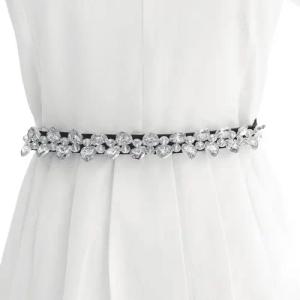 YRIIOMO Taillengürtel Eleganter schmaler Gürtel mit Herzmotiv und funkelnden Details – Perfekt für stilvolle Outfits und vielseitige Kombinationen