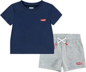 Levis Kleider & Outfits -