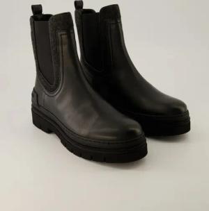 Tommy Hilfiger Schuhe - Feminine Felt Chelsea Bootie Leder und Textil (Schwarz, Gr. 36)