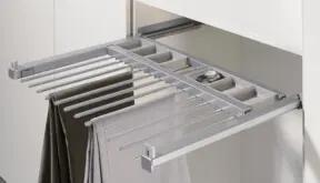 Hettich Ausziehbarer Hosenhalter Amari, silber, 800 - 900