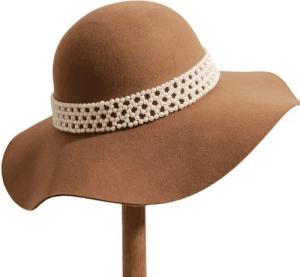 YRIIOMO Bommelmütze Eleganter Damenhut mit großem Rand und verstellbarer Passform – Perfekt für Sommer, Freizeit und stilvolle Outfits