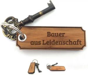 Mr. & Mrs. Panda Schlüsselanhänger Bauer - Bambus - Geschenk, Glücksbringer, Schenken, Schlüsselanhänger, Anhänger, Taschenanhänger, Berufsschule, Rente, Geschenke, Gratulation, Gravur (1-tlg)