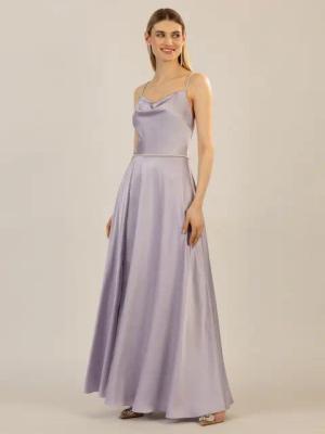 Apart Abendkleid aus mattschimmerndem Satin