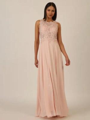 Apart Abendkleid im Materialmix aus bestickter Spitze und Chiffon