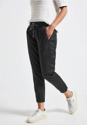 Street One Frauen Hose im Loose Fit in Schwarz, Gr: 36