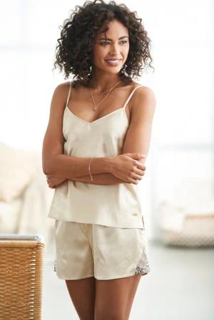 LASCANA Damen Shorty creme Gr.38