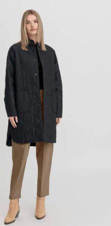 hessnatur Damen Steppmantel NATURE SHELL Relaxed mit innovativer Wattierung - schwarz - Größe M