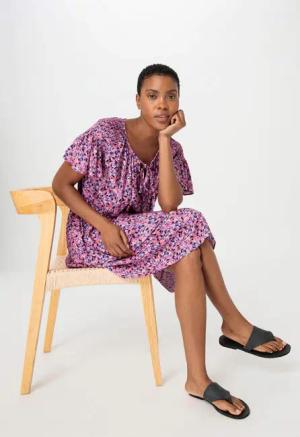 hessnatur Damen Kleid Mini Relaxed aus LENZING™ ECOVERO™ Viskose - lila - Größe S