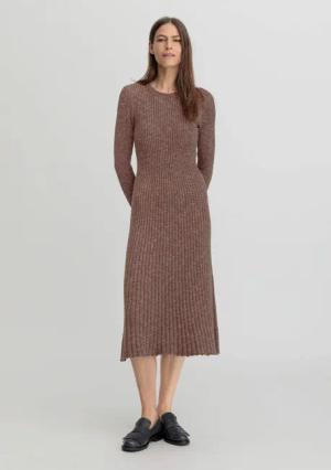 hessnatur Damen Strickkleid Midi Slim aus Bio-Baumwolle - braun - Größe 42