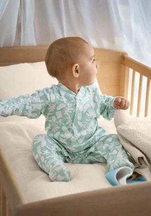 hessnatur Baby Schlafoverall Relaxed aus Bio-Baumwolle - grün - Größe 98/104