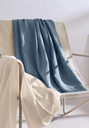 hessnatur Musselin-Decke aus Bio-Baumwolle - blau - Größe 180x230 cm