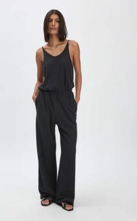 hessnatur Damen Jersey Jumpsuit Relaxed aus Leinen und Bio-Baumwolle - schwarz - Größe 46