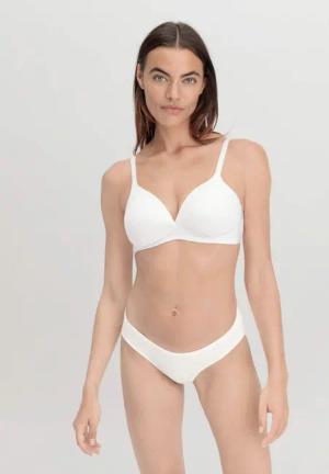 hessnatur Damen Spacer BH bügellos PURE SENSE aus TENCEL™ Modal - weiß - Größe 85A