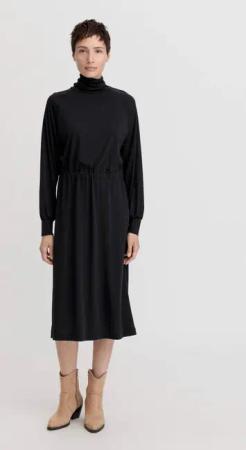 hessnatur Damen Jersey Kleid Midi Relaxed aus TENCEL™ Lyocell mit Bio-Baumwolle - schwarz - Größe 42