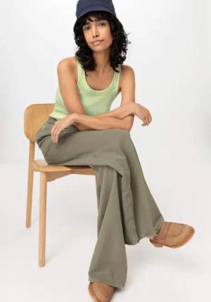 hessnatur Damen Rib Top Slim aus Bio-Baumwolle - grün - Größe 36