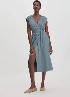 hessnatur Damen Kleid Midi Relaxed aus LENZING™ ECOVERO™ Viskose - grün - Größe 40