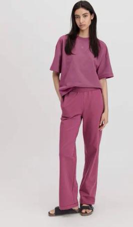 hessnatur Damen Loungehose Relaxed aus Bio-Baumwolle mit Kapok - lila - Größe 36