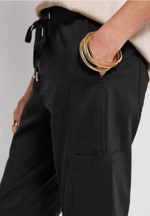 Street One Frauen Loose Fit Hose mit Taschen in Schwarz, Gr: 44