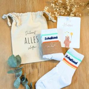 MeinBaby123® Freizeitsocken Schulkind Socken, Geschenk zur Einschulung, Geschenkidee Einschulung, Outfit Einschulung, Schulkind 2025