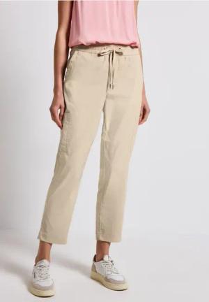 Street One Frauen Loose Fit Hose mit Taschen in Beige, Gr: 36