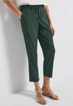 Street One Frauen Loose Fit Hose mit Taschen in Grün, Gr: 42