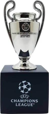 Trophäe Am Ball Com UEFA Champions League sur piédestal