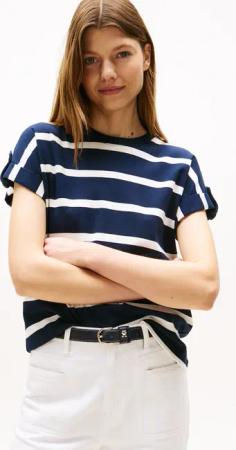 Tommy Hilfiger Kurzarmshirt "GOLD BUTTON MDRN C-NK SS TEE", mit goldfarbenen Knopf