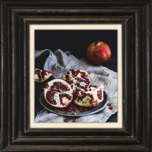 queence Leinwandbild "Granatapfel", Kunst-Obst-Stillleben-Obst Bilder, Premium-Leinwandstoff, Handarbeit aus Deutschland, 40x40cm