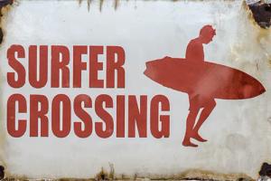 queence Metallbild "SURFER CROSSING", Sprüche & Texte, Blechschilder