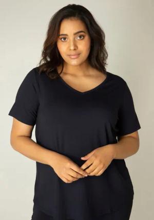 Base Level Curvy T-Shirt Alba mit