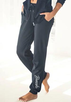 Bench. Loungewear Relaxhose mit glänzender Logostickerei,